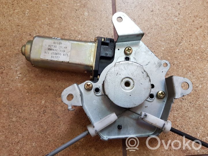 Nissan Almera Regulador de puerta delantera con motor 5110780730