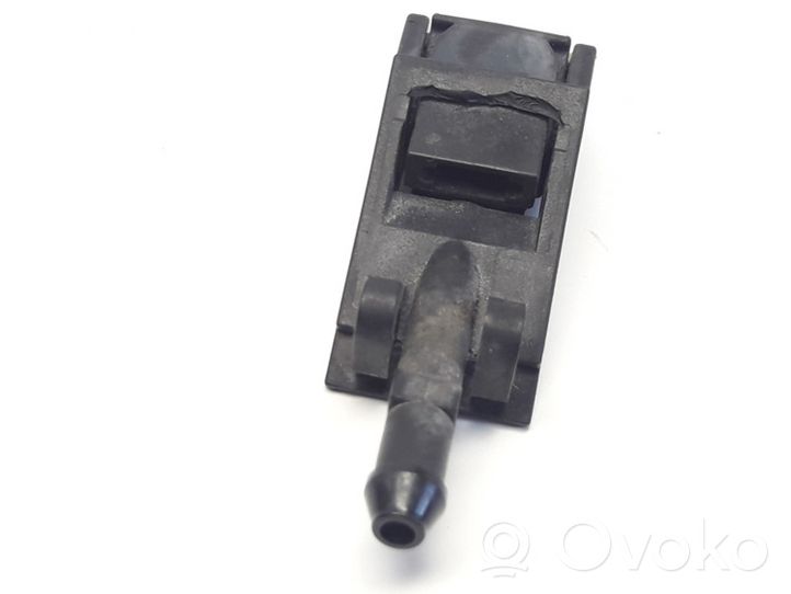 Volkswagen Golf IV Ugello a spruzzo lavavetri per parabrezza 6E0955985