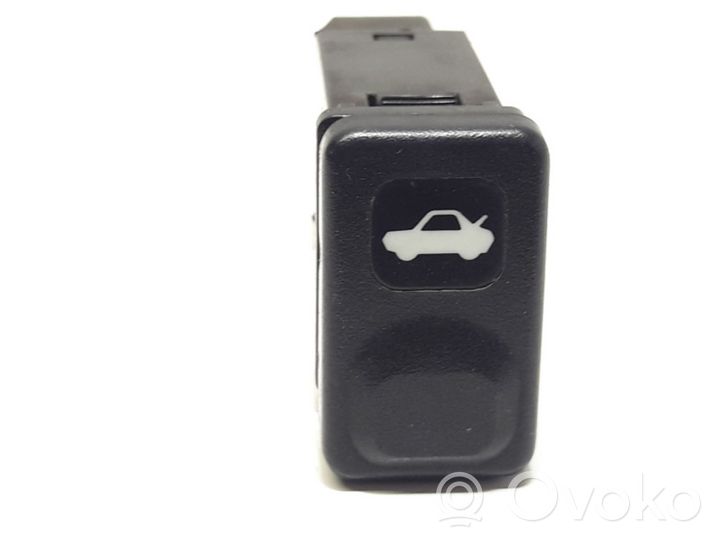 KIA Sportage Tailgate opening switch 