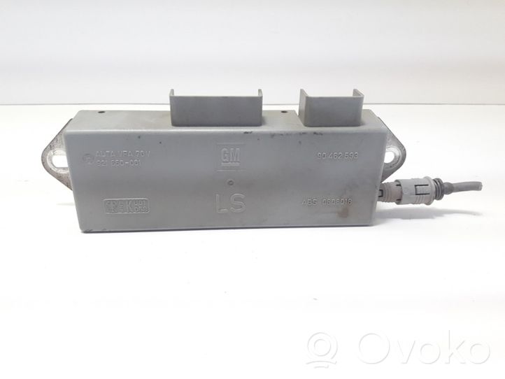 Opel Vectra B Aerial antenna amplifier 90462593