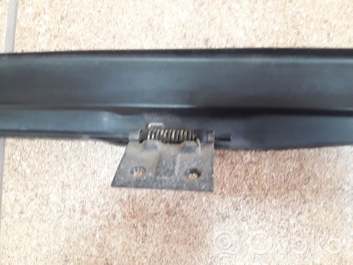 Volkswagen Golf II Air flow deflector 