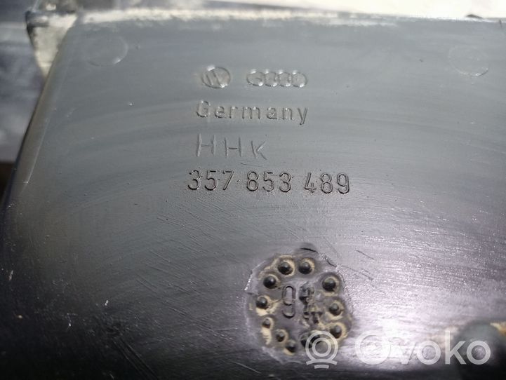 Volkswagen PASSAT B3 Listwa oświetlenie tylnej tablicy rejestracyjnej 357853489