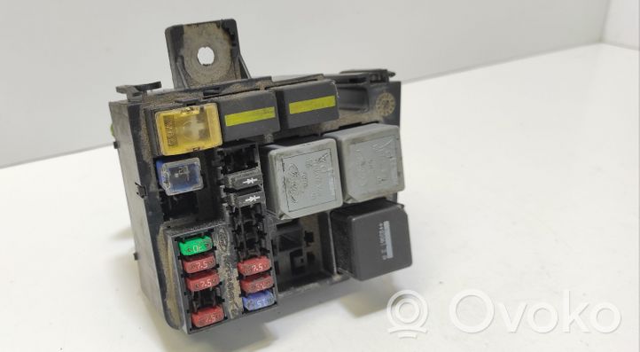 Ford Mondeo Mk III Fuse module 