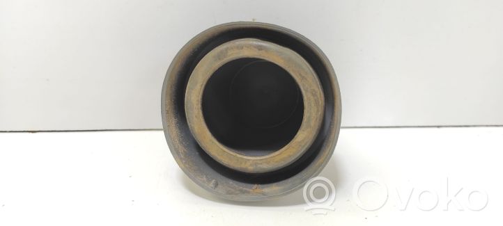 Opel Corsa B Guardapolvo de faro delantero/faro principal 90447645