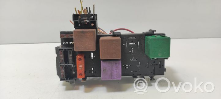 Renault Megane I Module de fusibles 7703297193