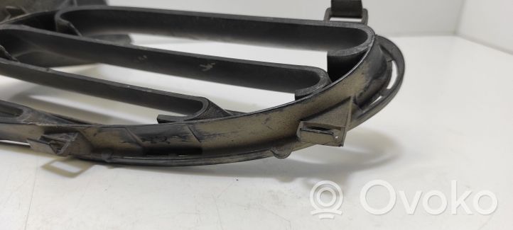 Renault Megane I Grille calandre supérieure de pare-chocs avant 0612470