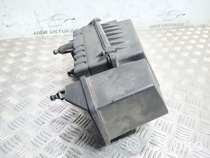 Ford Focus Scatola del filtro dell’aria 98AB9600