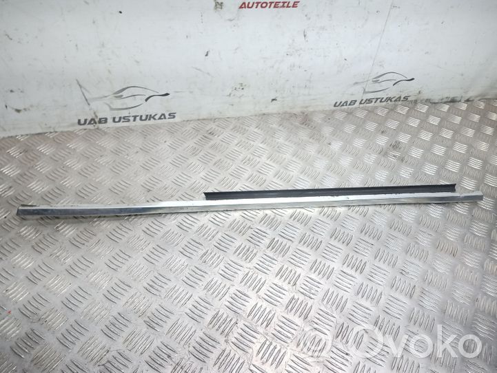 Opel Rekord E2 Takaoven lista (muoto) 90192109