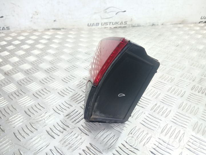 Peugeot 406 Lampy tylnej klapy bagażnika 45505