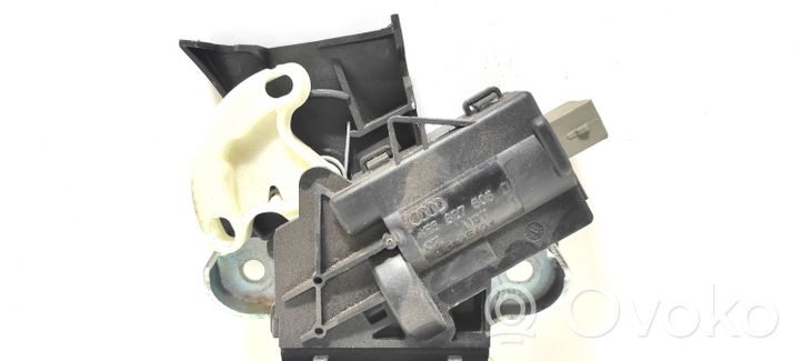 Volkswagen PASSAT B7 Serrure de loquet coffre 4F5827505D