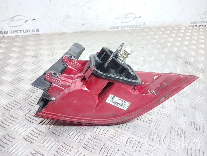 Volkswagen PASSAT B7 Lampa tylna 3AE945095F