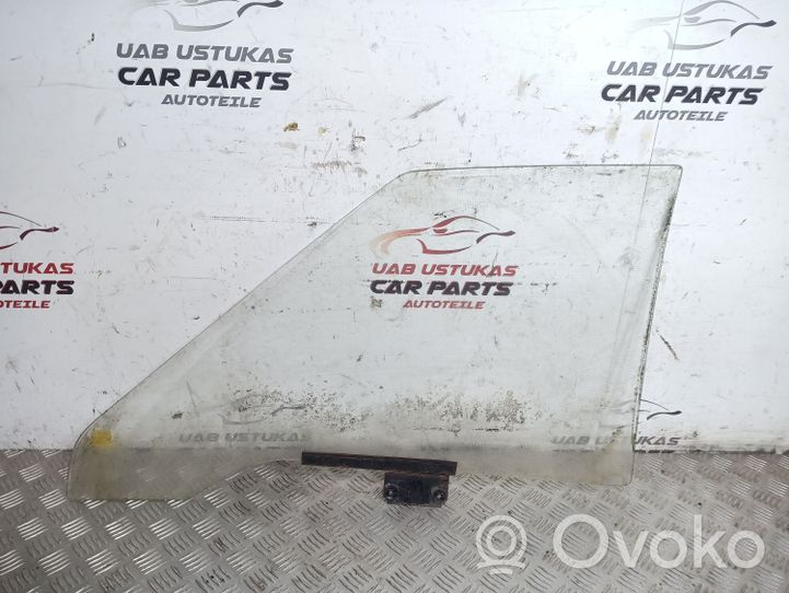 Ford Granada Vitre de fenêtre porte avant (4 portes) 