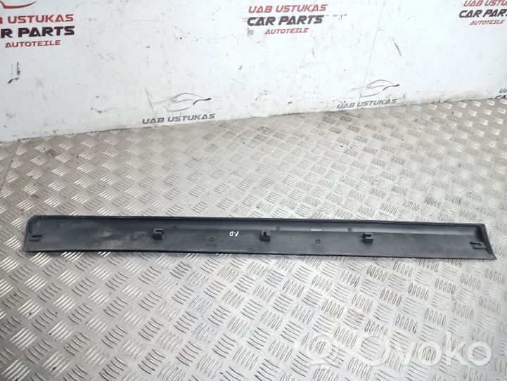 Volkswagen PASSAT B3 Etuoven lista (muoto) 357853516