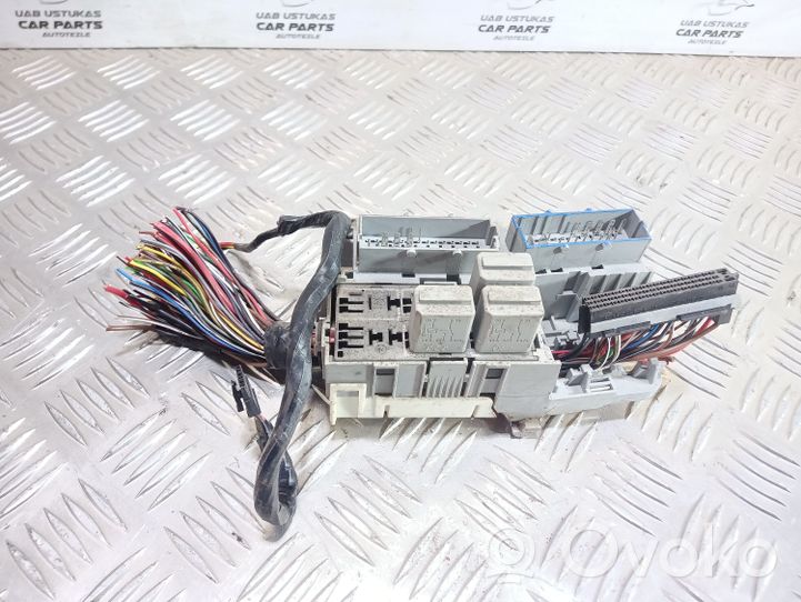 Opel Combo C Fuse module 