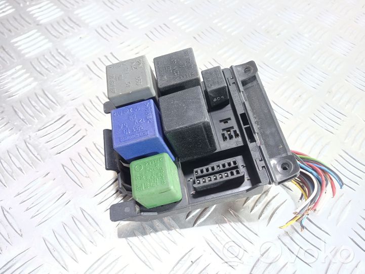 Opel Omega B1 Fuse module 