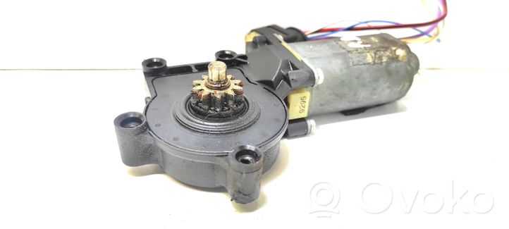 Volvo V70 Front door window regulator motor 