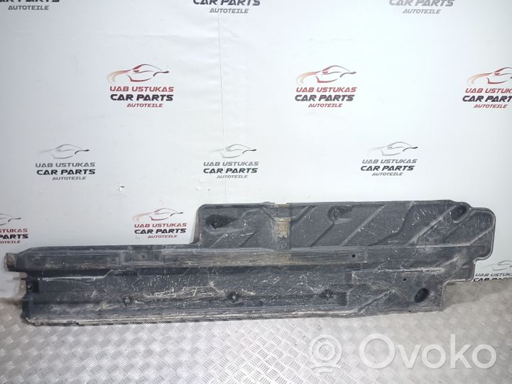 Mercedes-Benz C W204 Protection inférieure latérale A2046100208