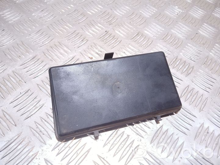 Volkswagen Sharan Fuse box cover 7M0937576