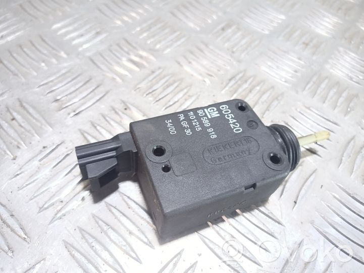 Opel Zafira A Fuel tank cap lock motor 90589918