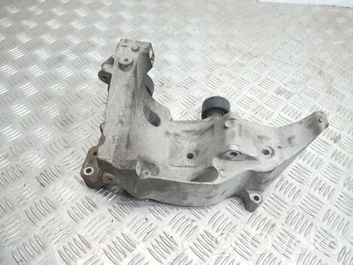 BMW 1 E81 E87 Support de générateur / alternateur 7802637