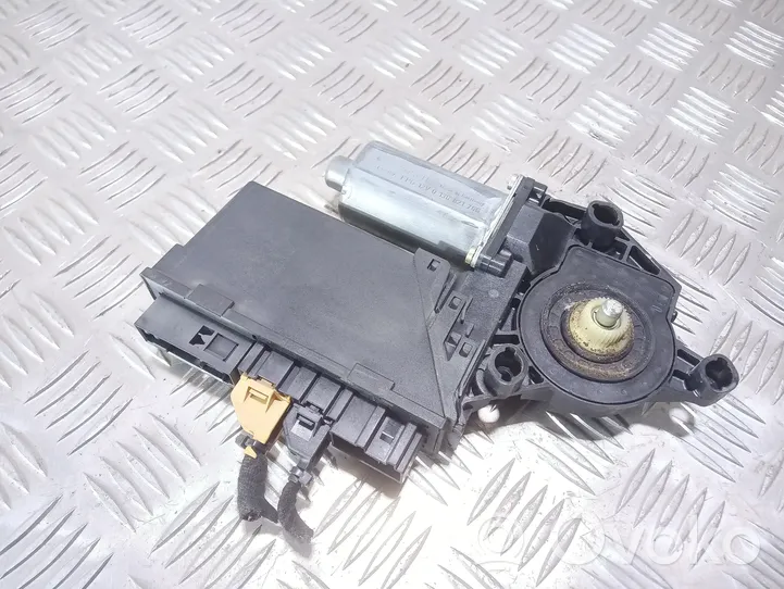 Audi A4 S4 B6 8E 8H Galinis varikliukas langų pakėlėjo 8E0959802A