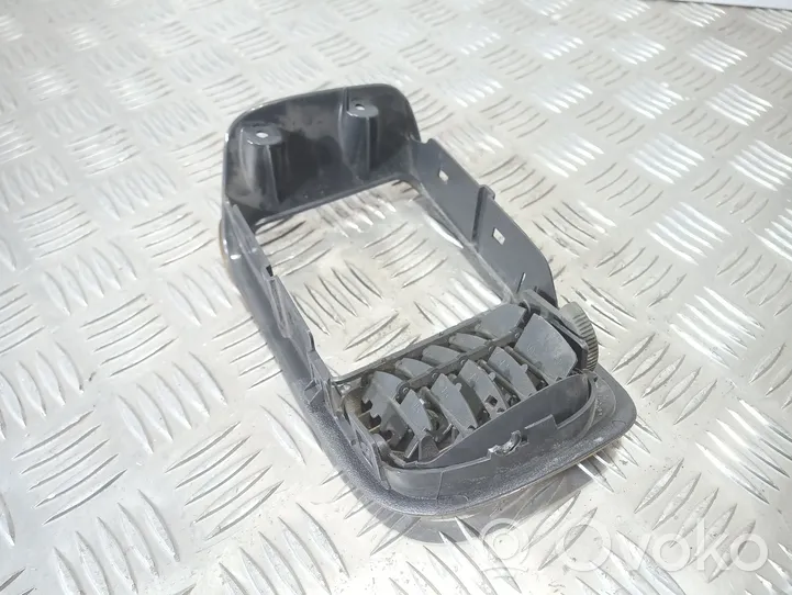 Volvo S40, V40 Garniture, panneau de grille d'aération latérale 30613855