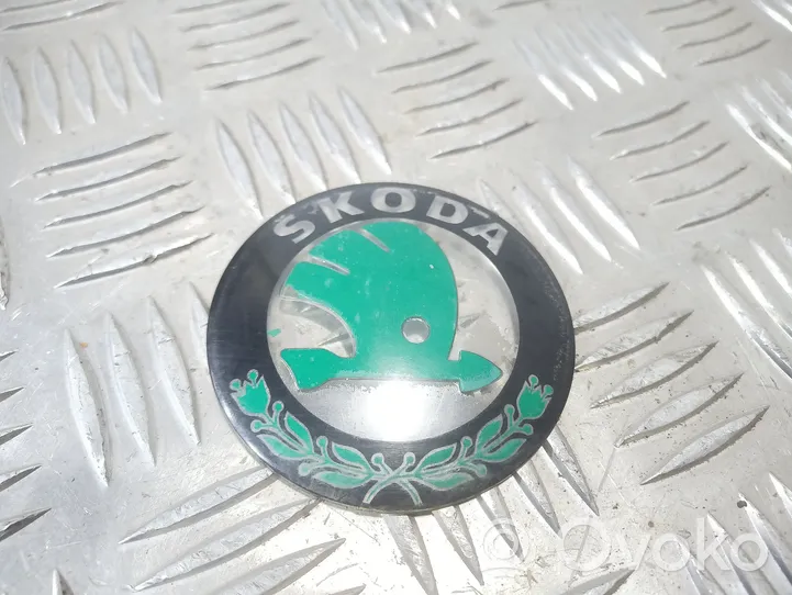 Skoda Felicia II Logo, emblème de fabricant 