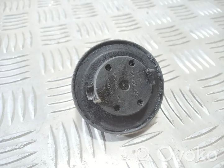 Volkswagen Golf IV Oil filler cap 026103485