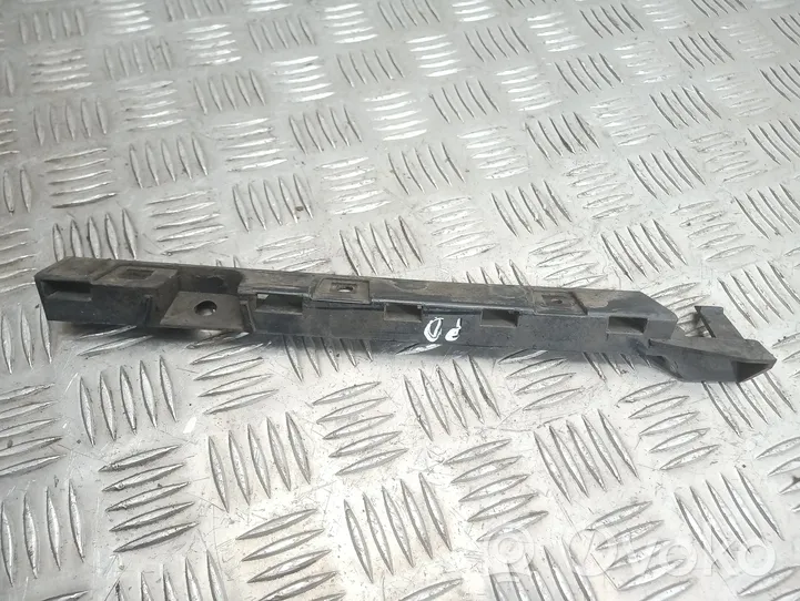 BMW 1 E82 E88 Supporto di montaggio del parafango 7118160