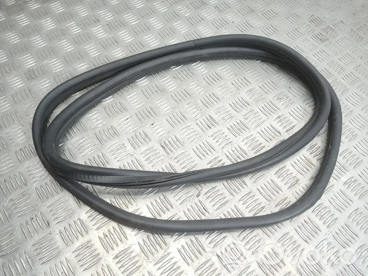 BMW 1 E82 E88 Trunk rubber seal (body) 