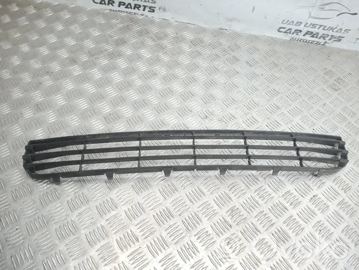 Mitsubishi Colt Grille inférieure de pare-chocs avant MN105191