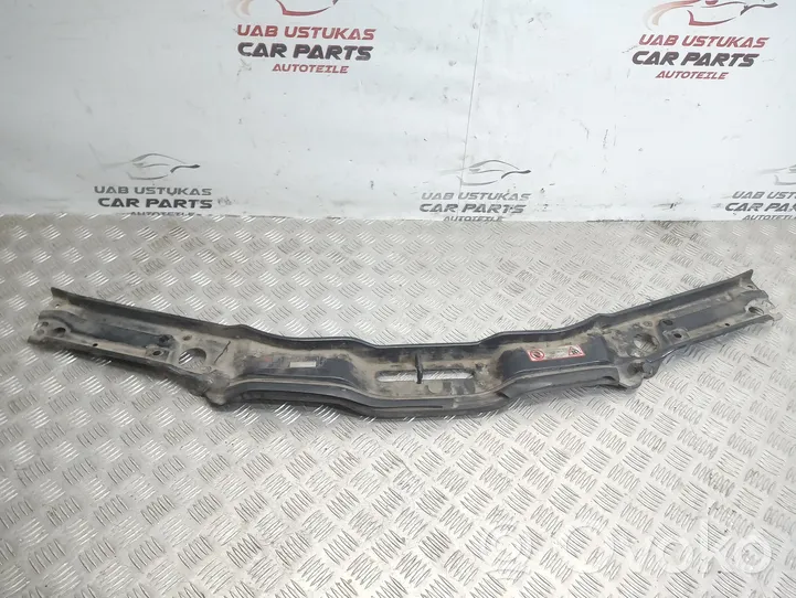 Audi A6 S6 C4 4A Staffa del pannello di supporto del radiatore parte superiore 