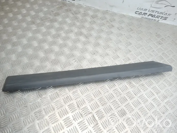 Volkswagen PASSAT B3 Aizmugurē durvju dekoratīvā apdare (moldings) 357853754