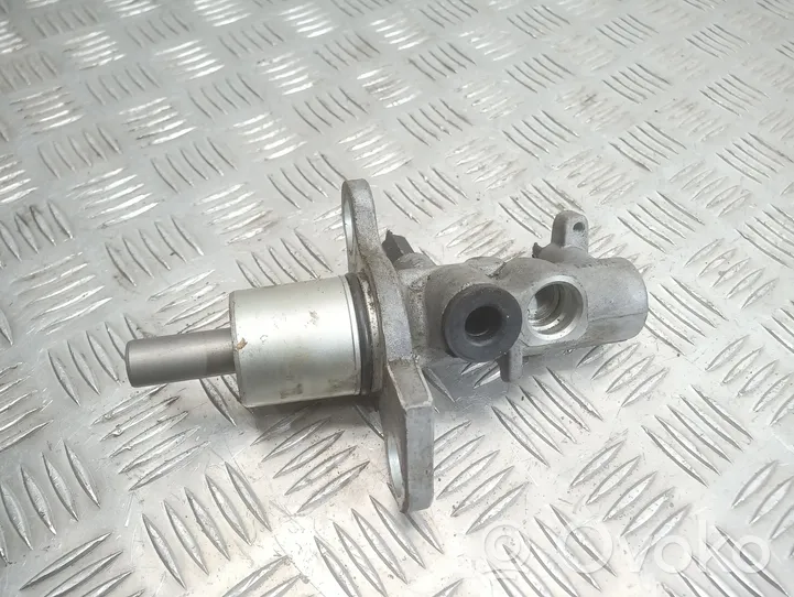 Volkswagen PASSAT B5.5 Master brake cylinder 