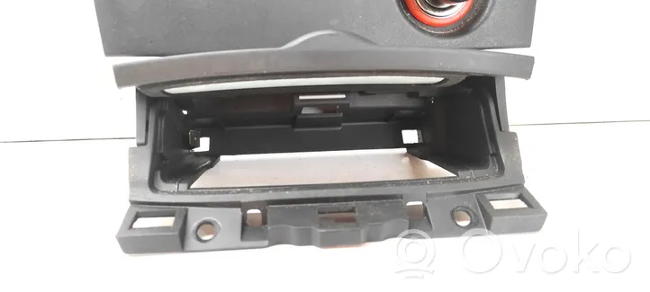 Mazda 3 I Peleninė panelėje BP4K55211