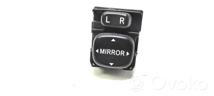 Toyota Corolla Verso E121 Wing mirror switch 183574