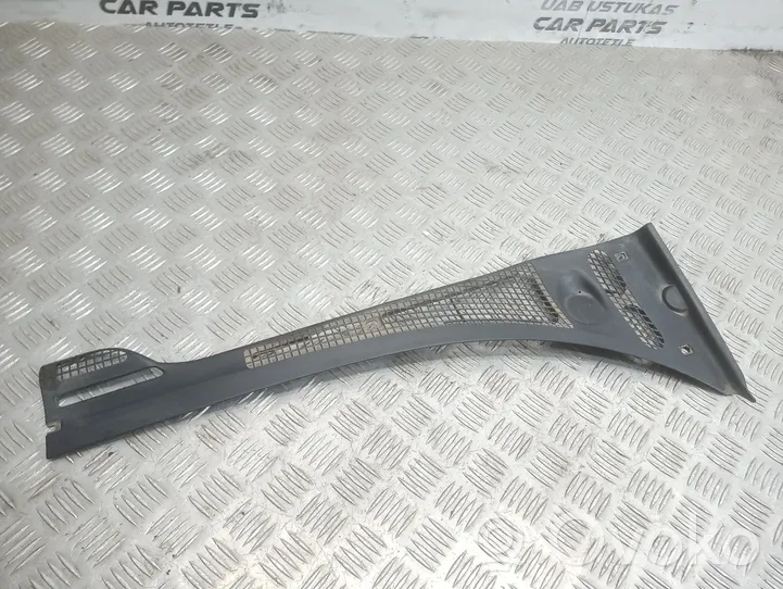 BMW 5 E34 Rivestimento del tergicristallo 1946126