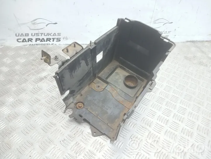 Mazda 3 I Support boîte de batterie BP4K56040