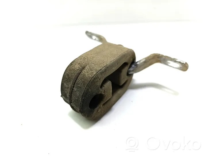 Audi A6 S6 C5 4B Staffa/supporto di montaggio della marmitta 8D0253147