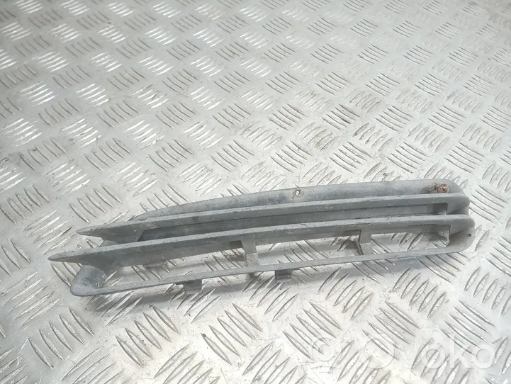 Volvo S70  V70  V70 XC Grille inférieure de pare-chocs avant 09151511