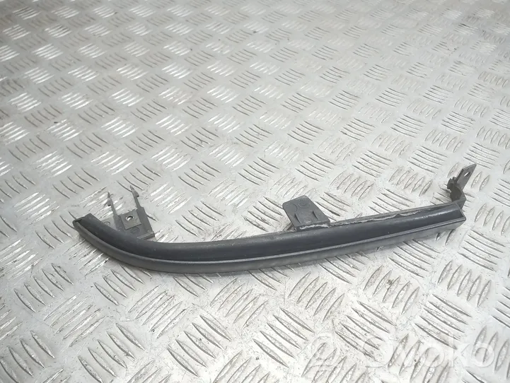 Renault Clio I Rivestimento sotto il faro/fanale 7700797658