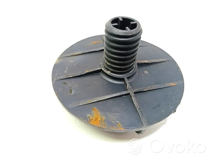 Renault Megane II Boulon de roue de secours 8200317791