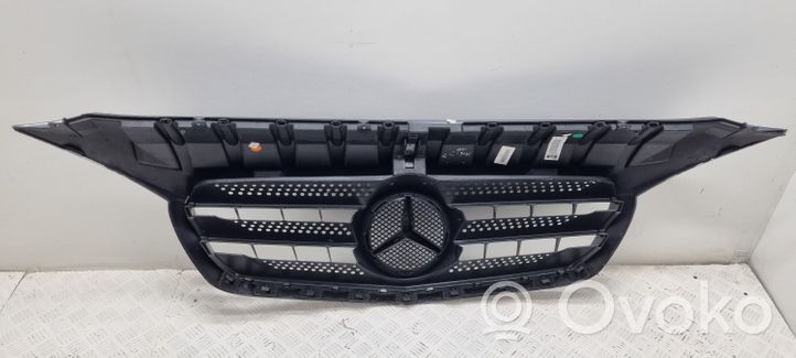 Mercedes-Benz Citan W415 Etupuskurin ylempi jäähdytinsäleikkö A4158880023