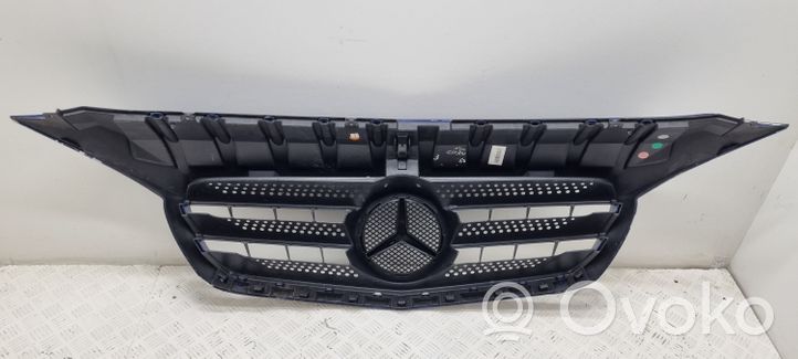 Mercedes-Benz Citan W415 Etupuskurin ylempi jäähdytinsäleikkö A4158880023