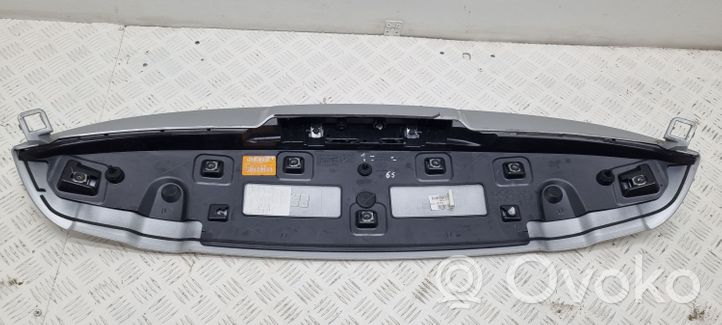 Renault Clio IV Takaluukun/tavaratilan spoileri T0000112993