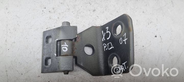 BMW X3 E83 Front door lower hinge 3402822