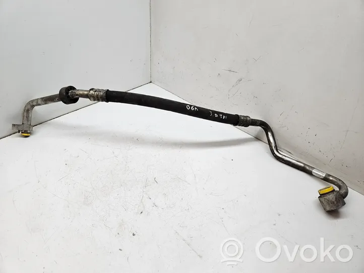 Volkswagen Touareg I Ilmastointilaitteen putki (A/C) 7L6820744AK