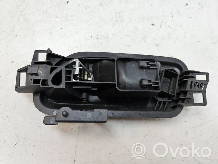 Volkswagen Amarok Klamka wewnętrzna drzwi tylnych 2H0837114C