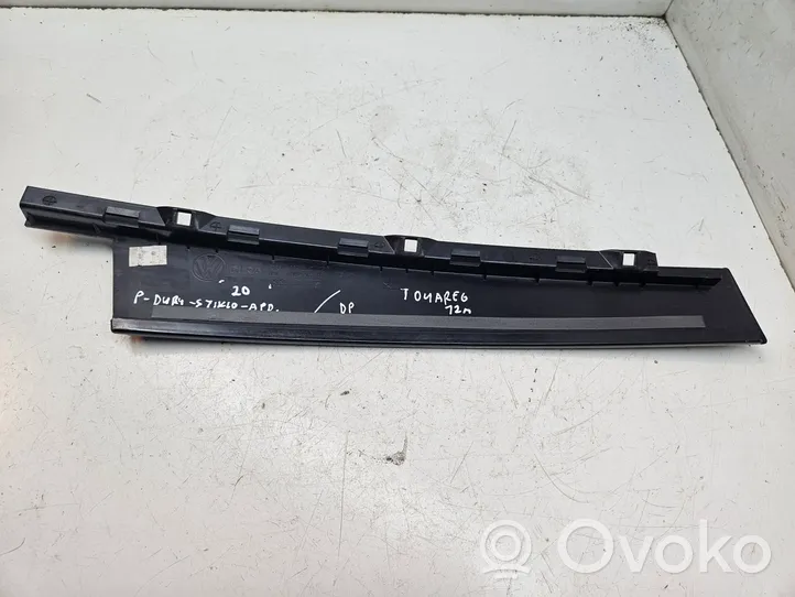 Volkswagen Touareg II Rivestimento modanatura del vetro della portiera anteriore 7P6837902