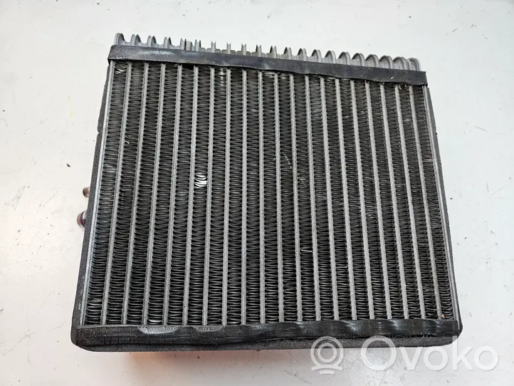 Volkswagen Amarok Oro kondicionieriaus radiatorius (salone) 17770BA10